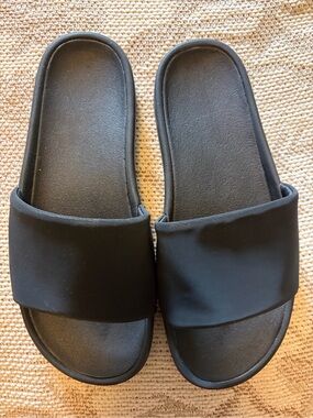 Target Black Women’s Slide Sandals